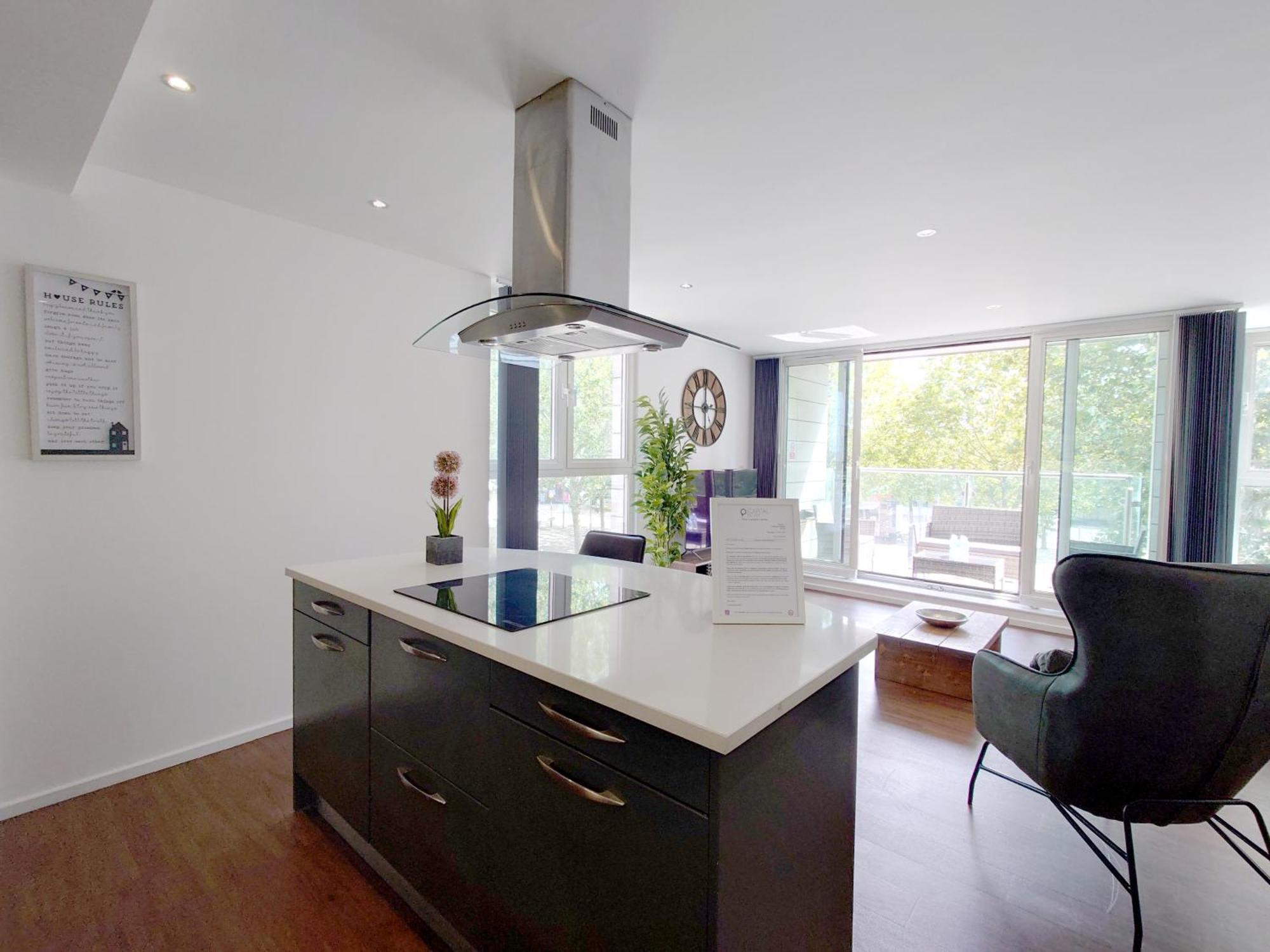 Fully Serviced Two Bed Apartment By Excel & O2 Лондон Екстериор снимка
